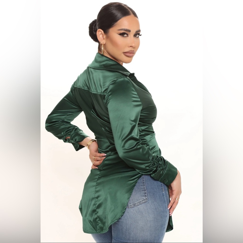 FASHION NOVA Run This Show Satin Shirt Hunter NWT - Picture 3 of 4
